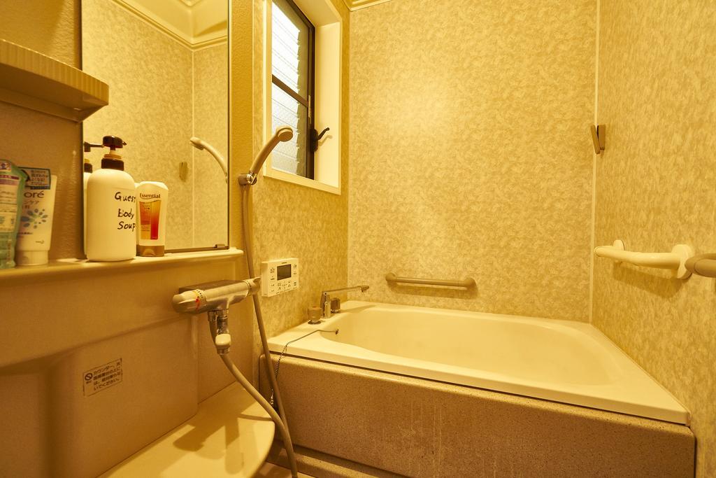 Guesthouse Nijo Fukuro-Tei Kyoto Bagian luar foto